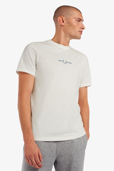 Fred Perry EMBROIDERED T-Hemd 303 Snow White