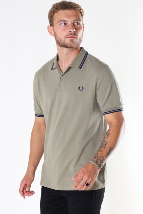 Fred Perry TWIN TIPPED FP Hemd N47 SAGE/FRENCH NAVY