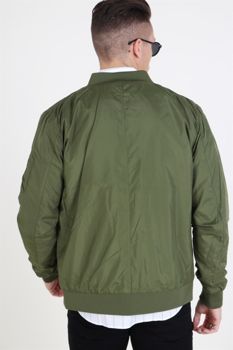 Urban Classics  Light Bomber Jacke Olive