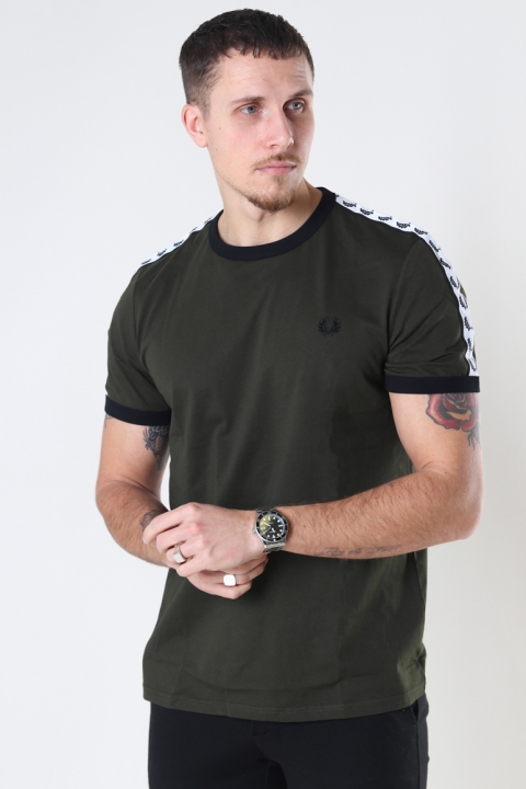 Fred Perry TAPED RINGER T-Hemd 601 HUNTING GREEN