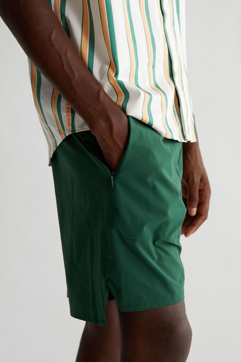 Woodbird Haiden Tech Shorts Green