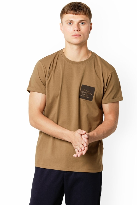 Clean Cut Copenhagen Jake Tee Dark Camel / Dark Camel