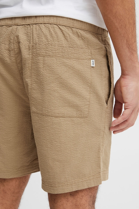 Solid Frevne Seersucker Shorts Sand