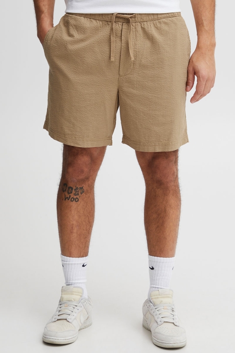 Solid Frevne Seersucker Shorts Sand