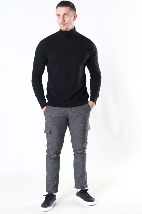 Clean Cut Copenhagen Merino Wool Roll Stricken Black