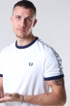 Fred Perry Taped Ringer T-Hemd Snow White