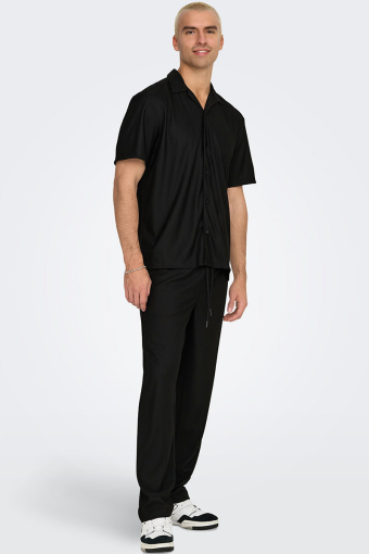 Kari Relaxed Plizze Resort SS Hemd Black