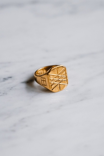 Web of Wyrd Signature Ring Goldton.