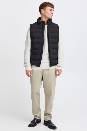 Milas Vest True Black