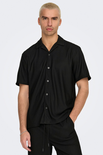 Kari Relaxed Plizze Resort SS Hemd Black