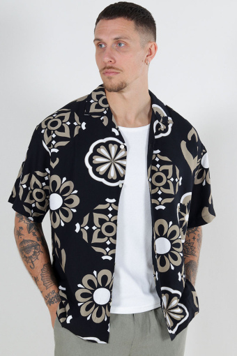 Urban Edge Resort Hemd SS Jet Black