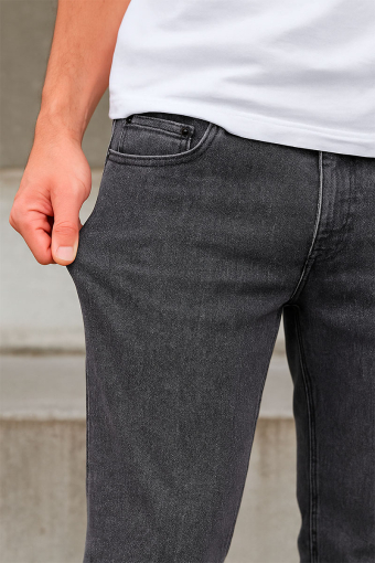 Loom Slim Fit Washed Black